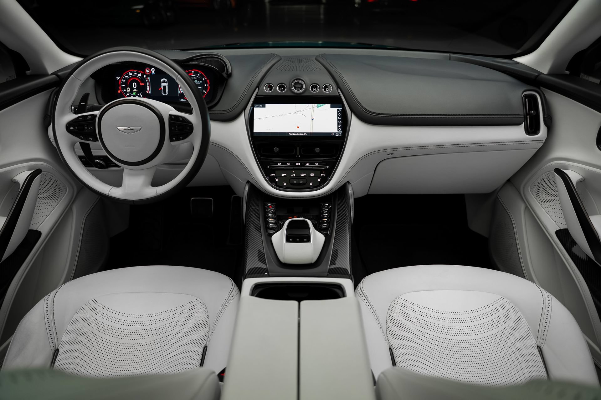 Used 2023 Aston Martin DBX AWD/4WD image 41