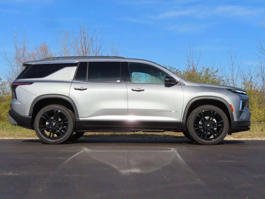 New 2026 Chevrolet Traverse LT w/ Driver Confidence Package image 2