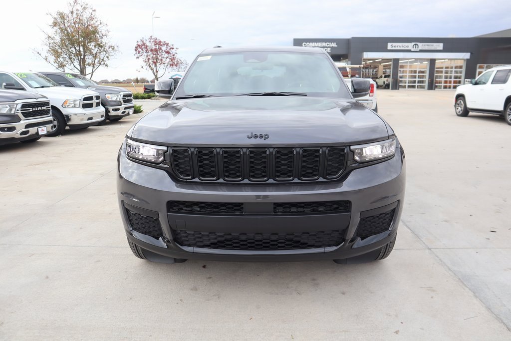 New 2025 Jeep Grand Cherokee L Altitude image 14