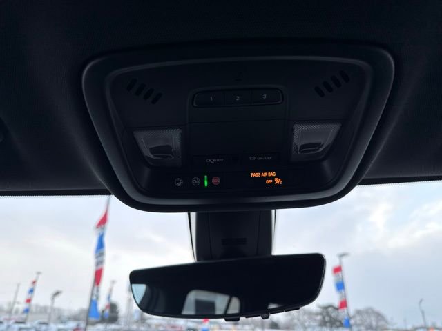 Used 2023 Chevrolet Traverse RS w/ LPO, Floor Liner Package image 28