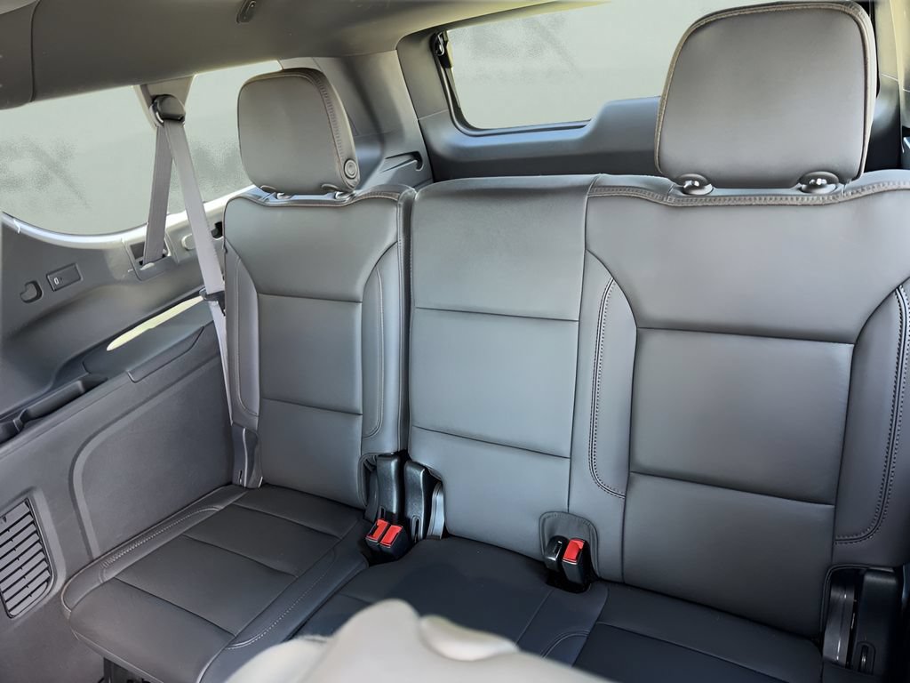Used 2024 Chevrolet Suburban High Country w/ Advanced Technology Package AWD/4WD image 26