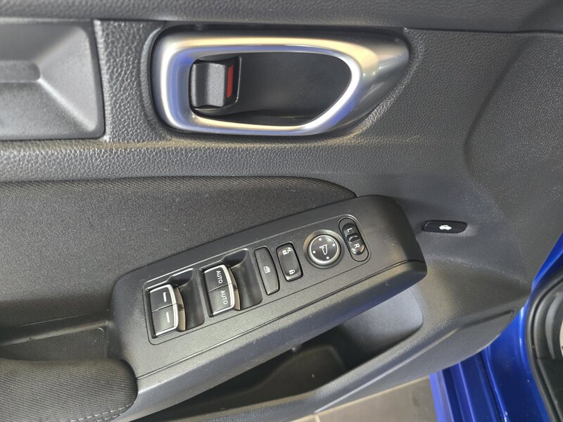 Used 2022 Honda Civic LX image 17