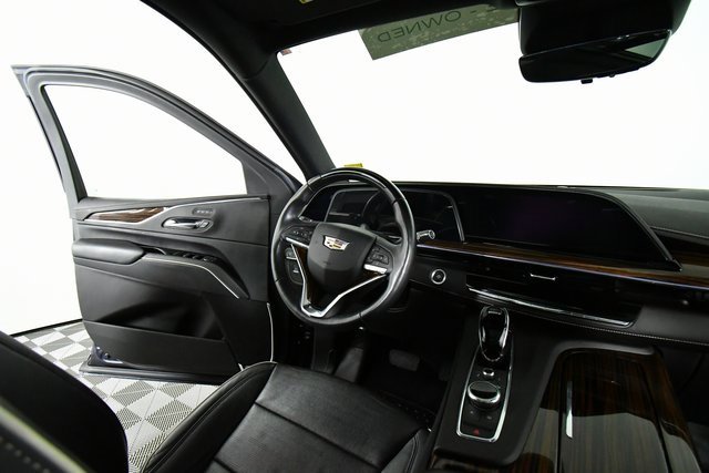 Certified 2022 Cadillac Escalade ESV Premium Luxury w/ Performance Package image 23