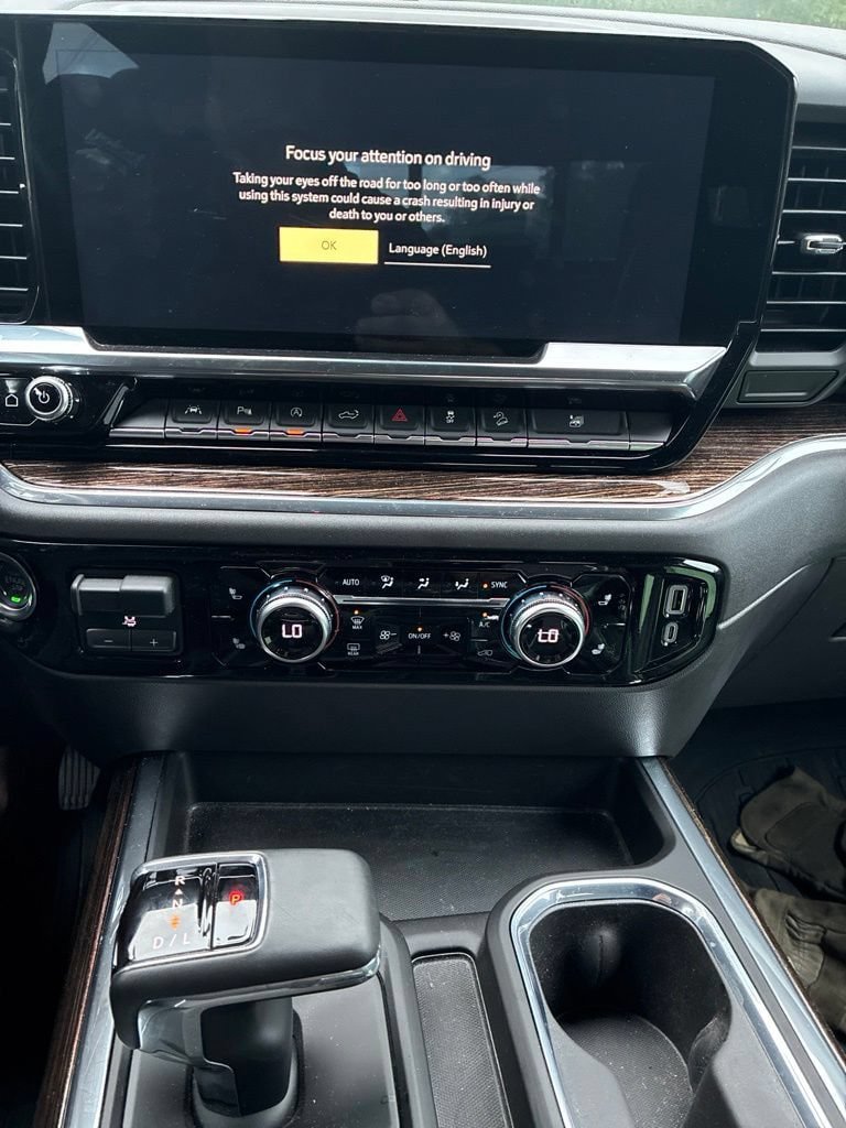 Used 2024 Chevrolet Silverado 1500 LT AWD/4WD image 12