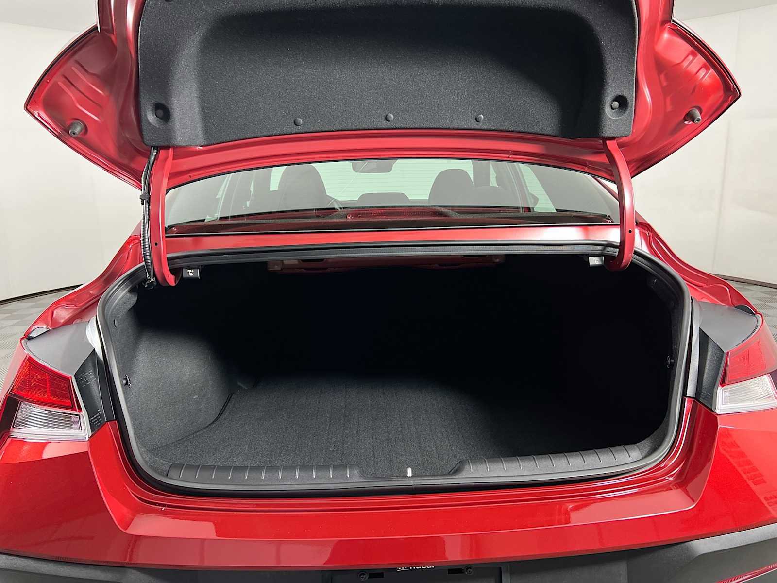 Certified 2025 Hyundai Elantra Sport image 16