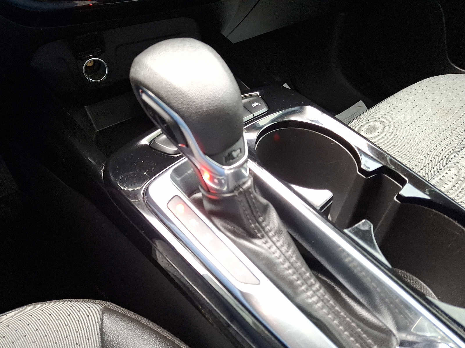 Certified 2024 Chevrolet Trax LT w/ Driver Confidence Package image 14