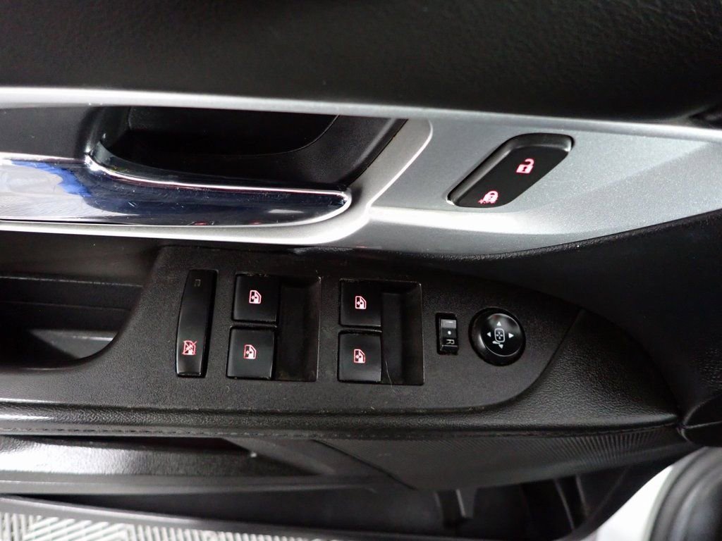 Used 2017 GMC Terrain SLE image 18