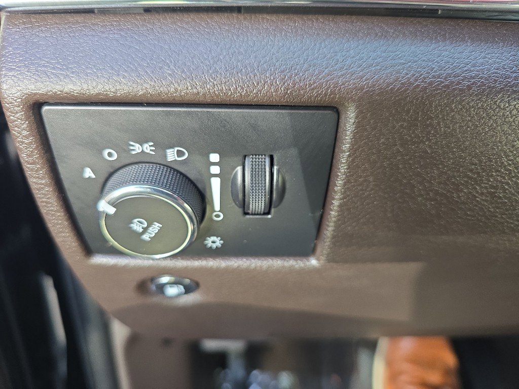 Used 2019 Jeep Grand Cherokee Overland image 24