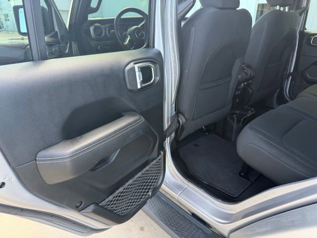 Used 2018 Jeep Wrangler Unlimited Sahara w/ Cold Weather Group image 10