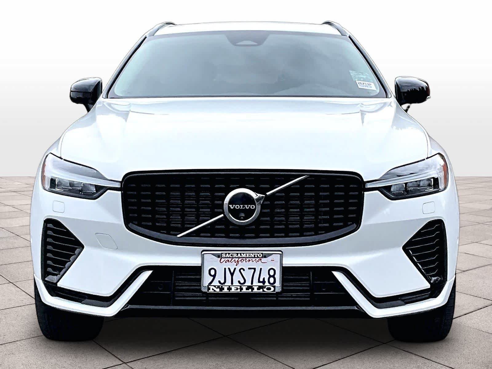 Used 2024 Volvo XC60 T8 Plus w/ Protection Package Premier AWD/4WD image 3