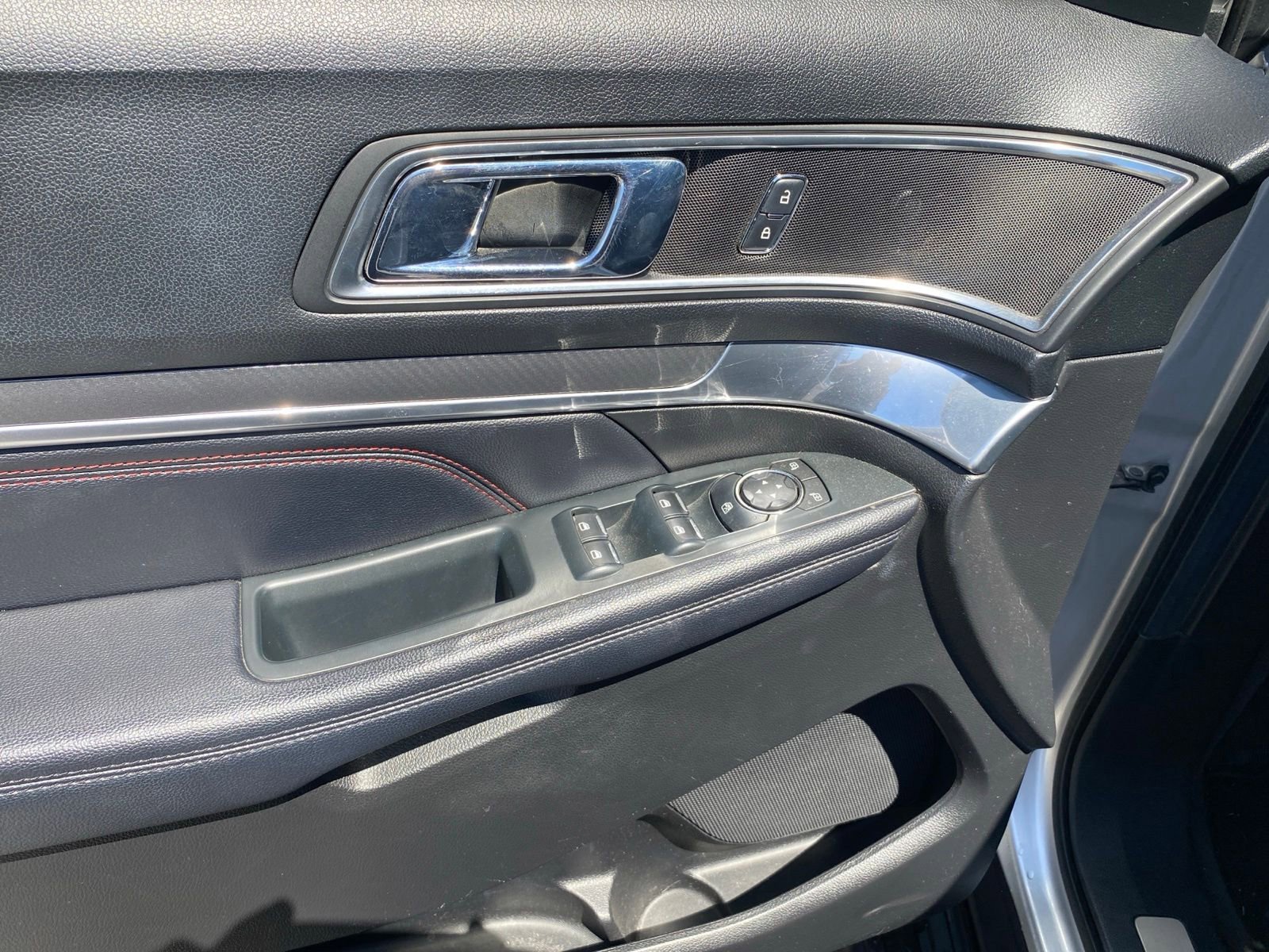 Used 2018 Ford Explorer Sport AWD/4WD image 10