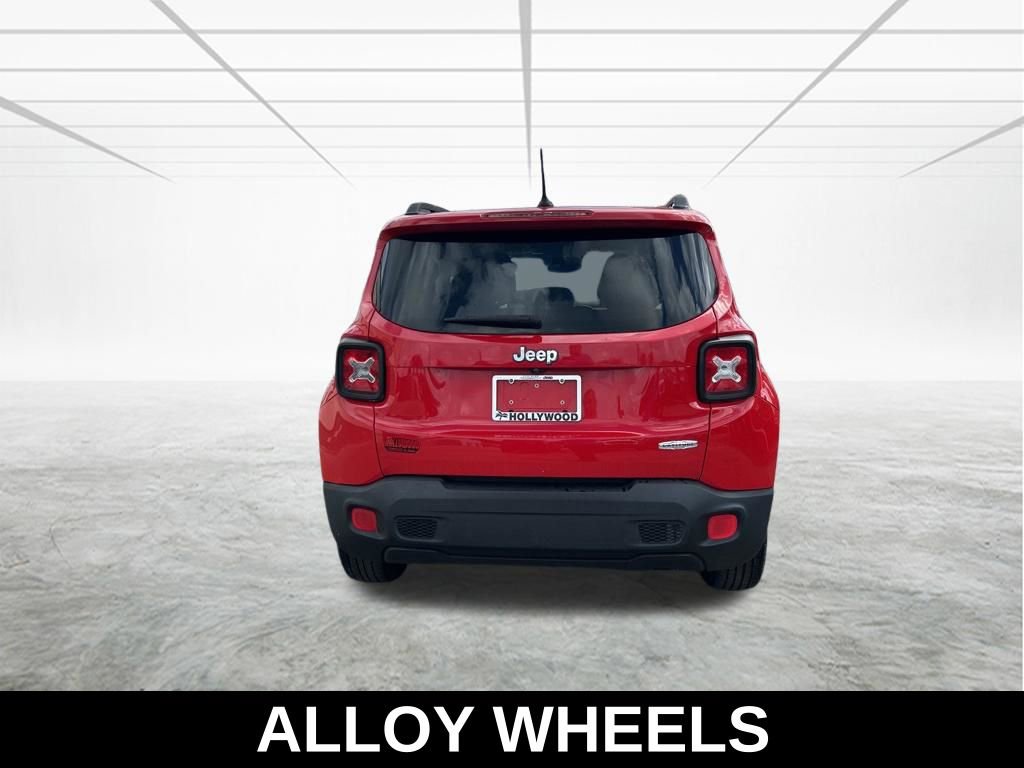 Used 2015 Jeep Renegade Latitude image 6
