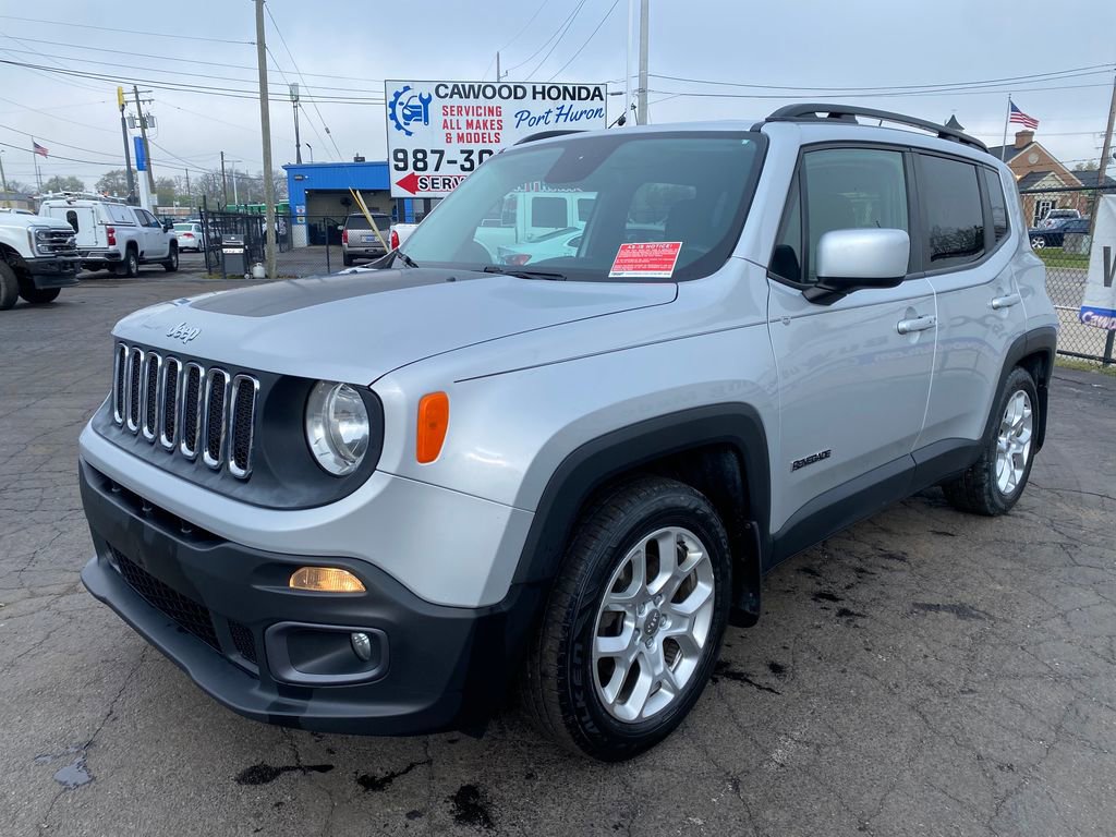 Used 2015 Jeep Renegade Latitude w/ Cold Weather Group FWD image 7