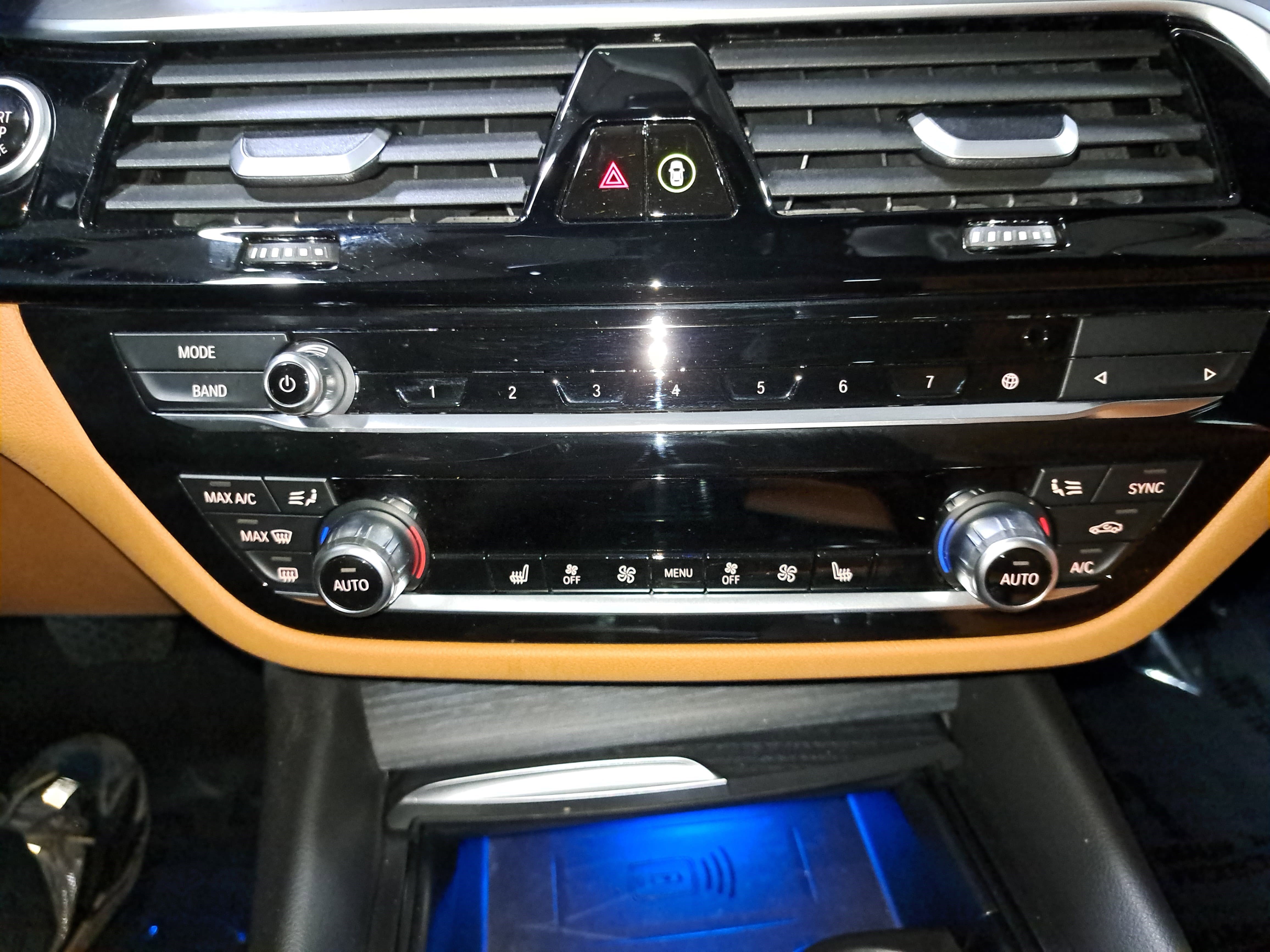 Certified 2023 BMW 530e w/ Premium Package image 22