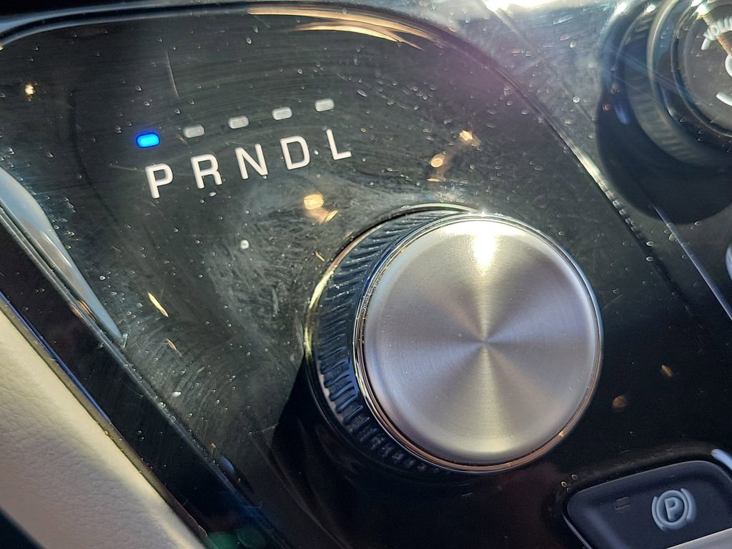 Used 2024 Chrysler Pacifica Touring-L image 30