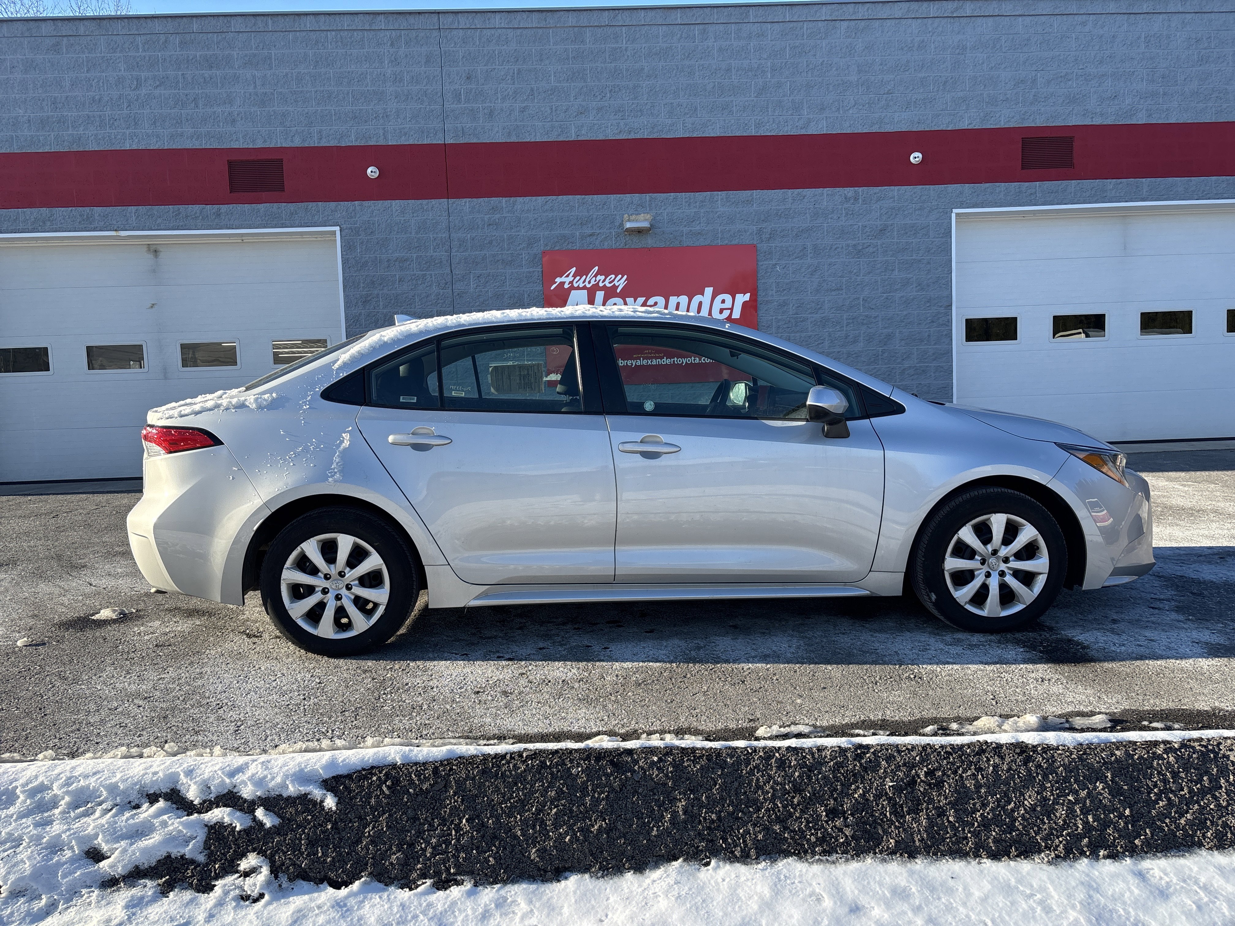 Certified 2024 Toyota Corolla LE video 2