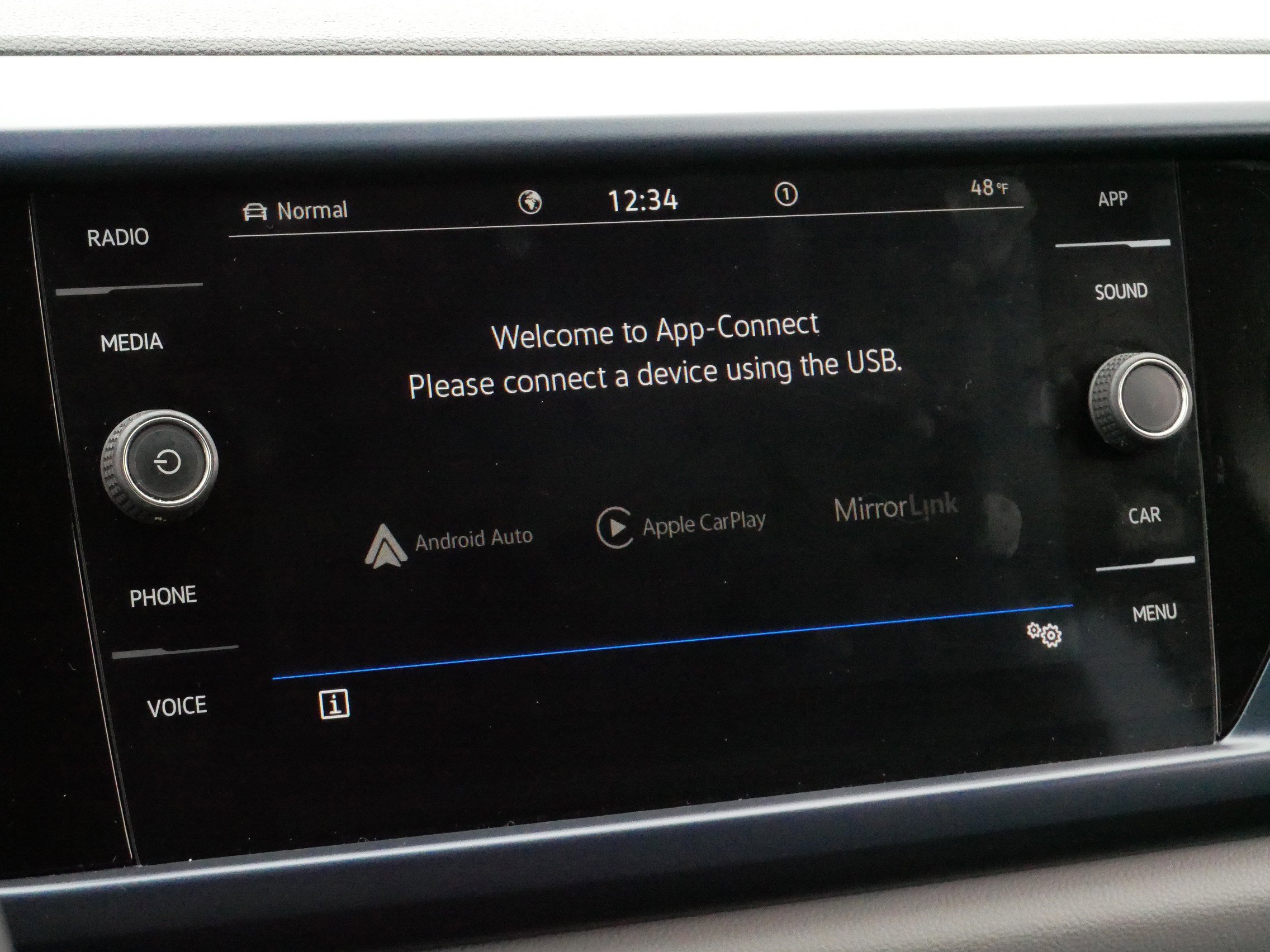 Used 2022 Volkswagen Taos SE image 22