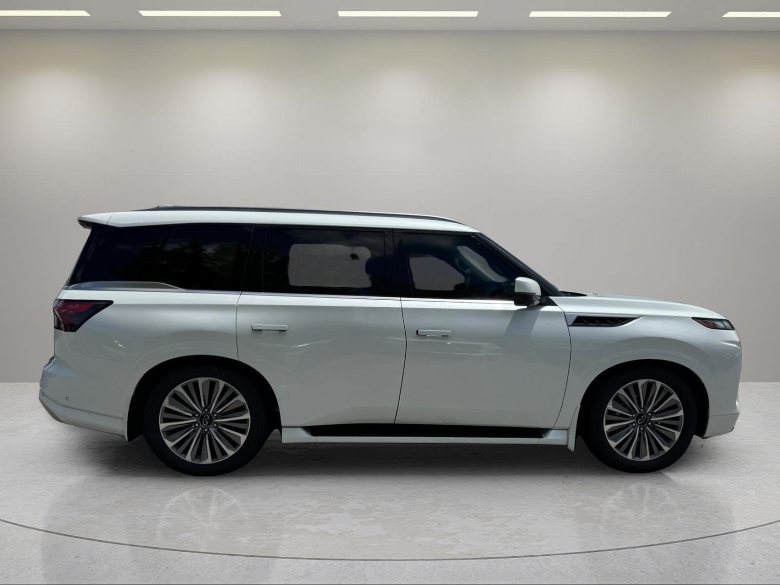 Certified 2025 INFINITI QX80 Sensory w/ Exterior Package AWD/4WD image 6