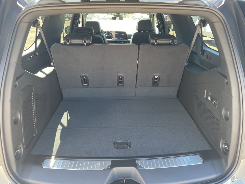 New 2026 Chevrolet Suburban Premier w/ Sun And Tow Package image 33