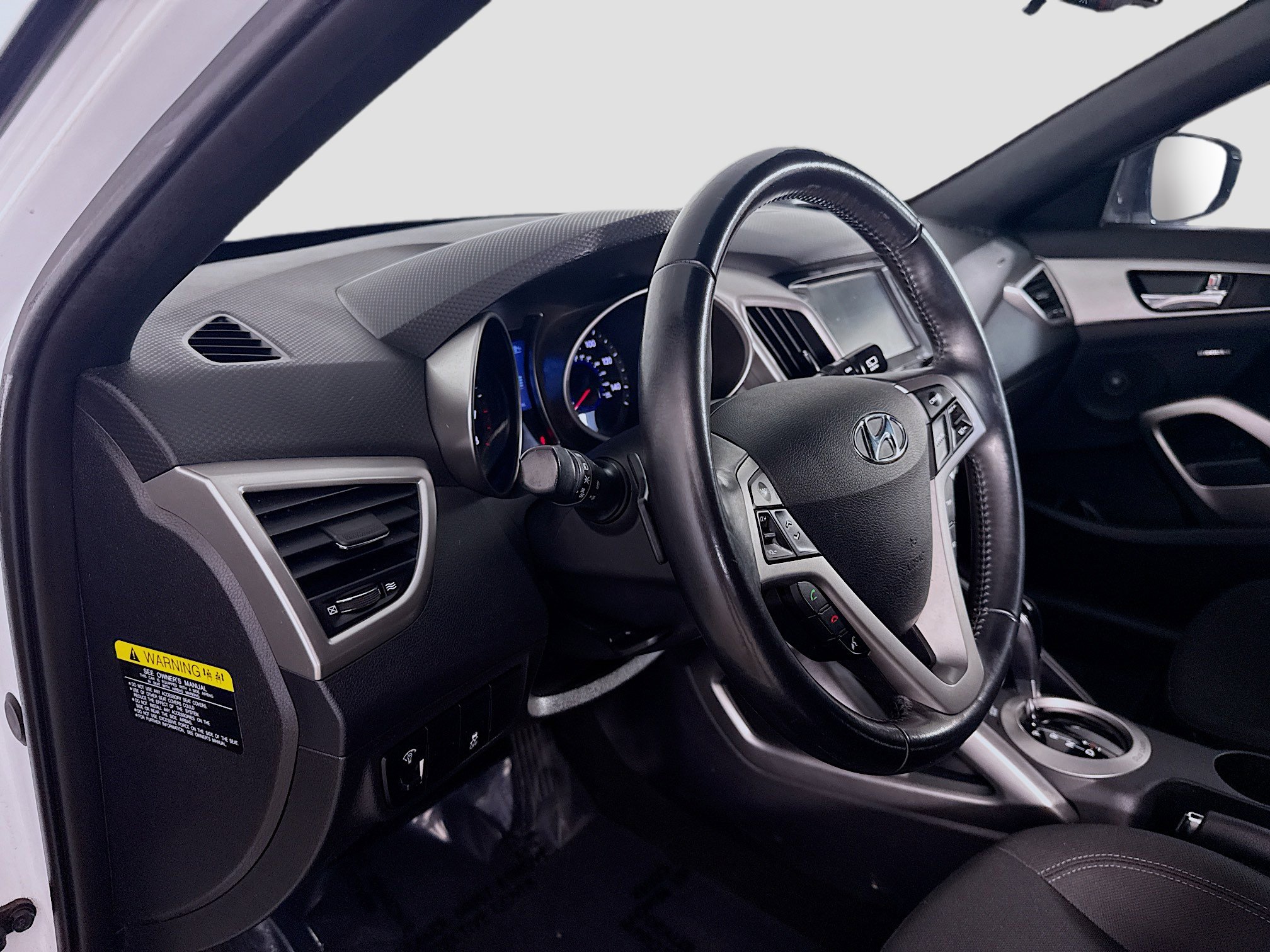 Used 2017 Hyundai Veloster Value Edition image 23