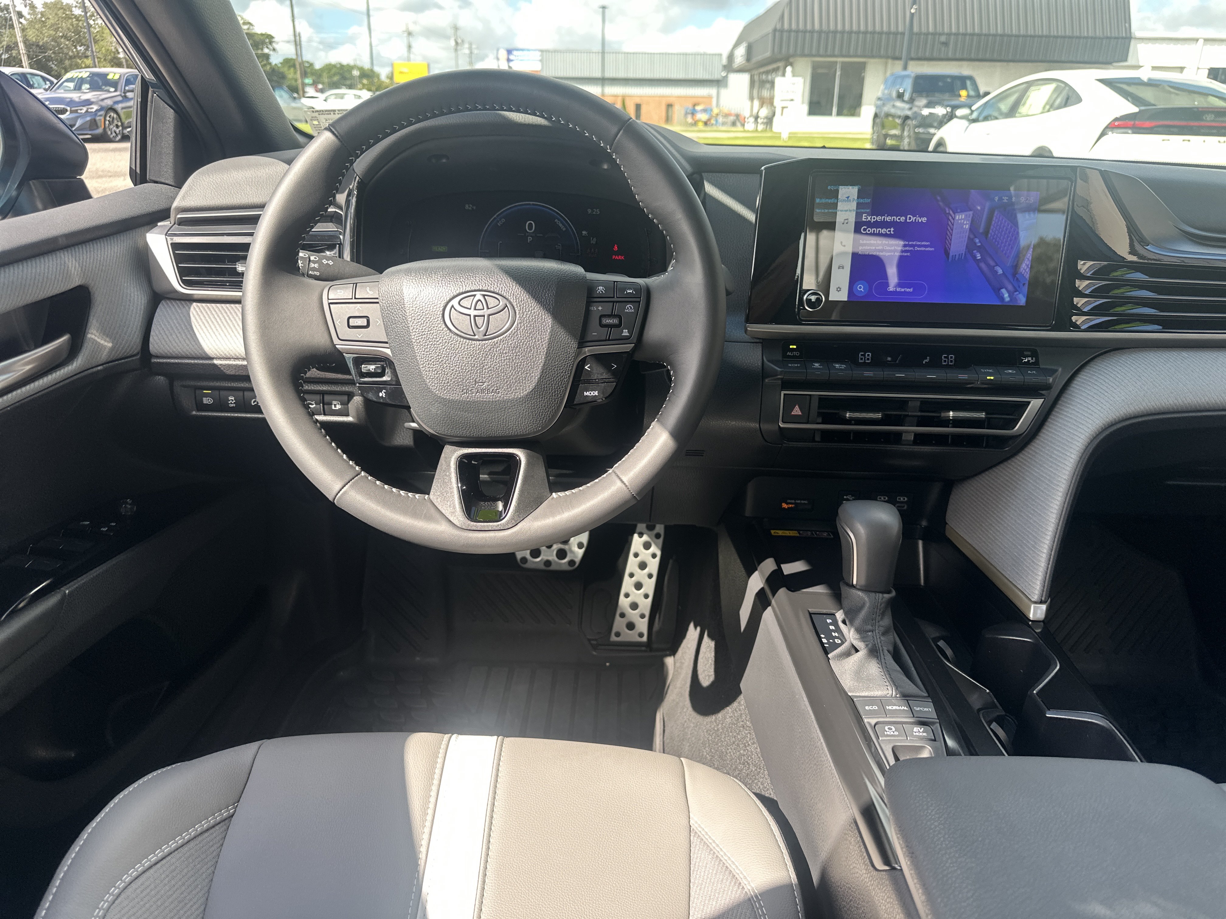 Used 2026 Toyota Camry SE w/ Convenience Package FWD image 15