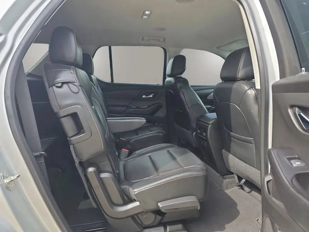 Used 2019 Chevrolet Traverse LT w/ LT Premium Package AWD/4WD image 43