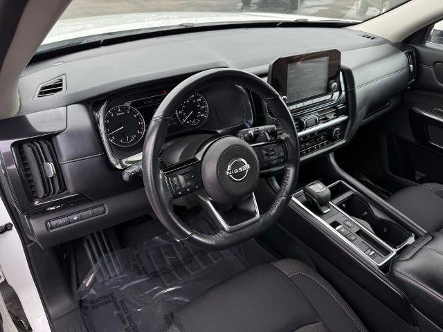 Certified 2023 Nissan Pathfinder SV image 18