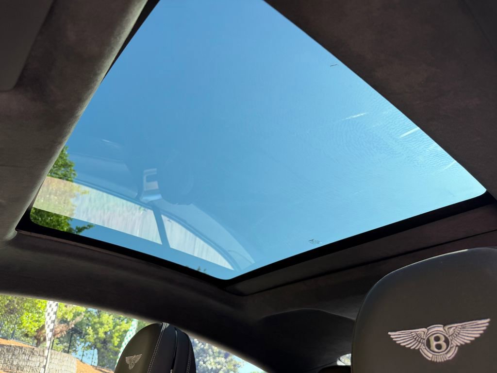 Used 2025 Bentley Continental GT Speed image 32