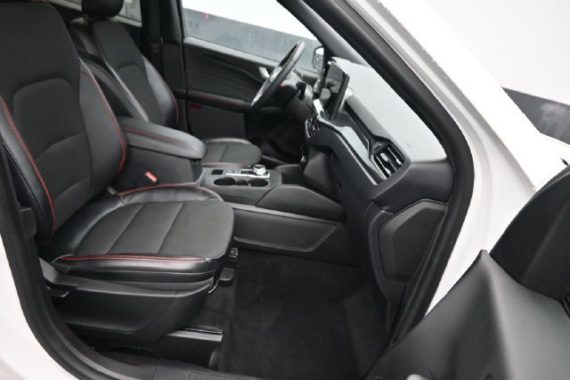 Used 2023 Ford Escape ST-Line w/ Tech Pack #1 AWD/4WD image 9