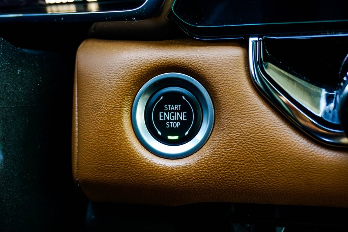 Used 2023 GMC Canyon AT4 w/ Canyon Safety Plus Package image 27