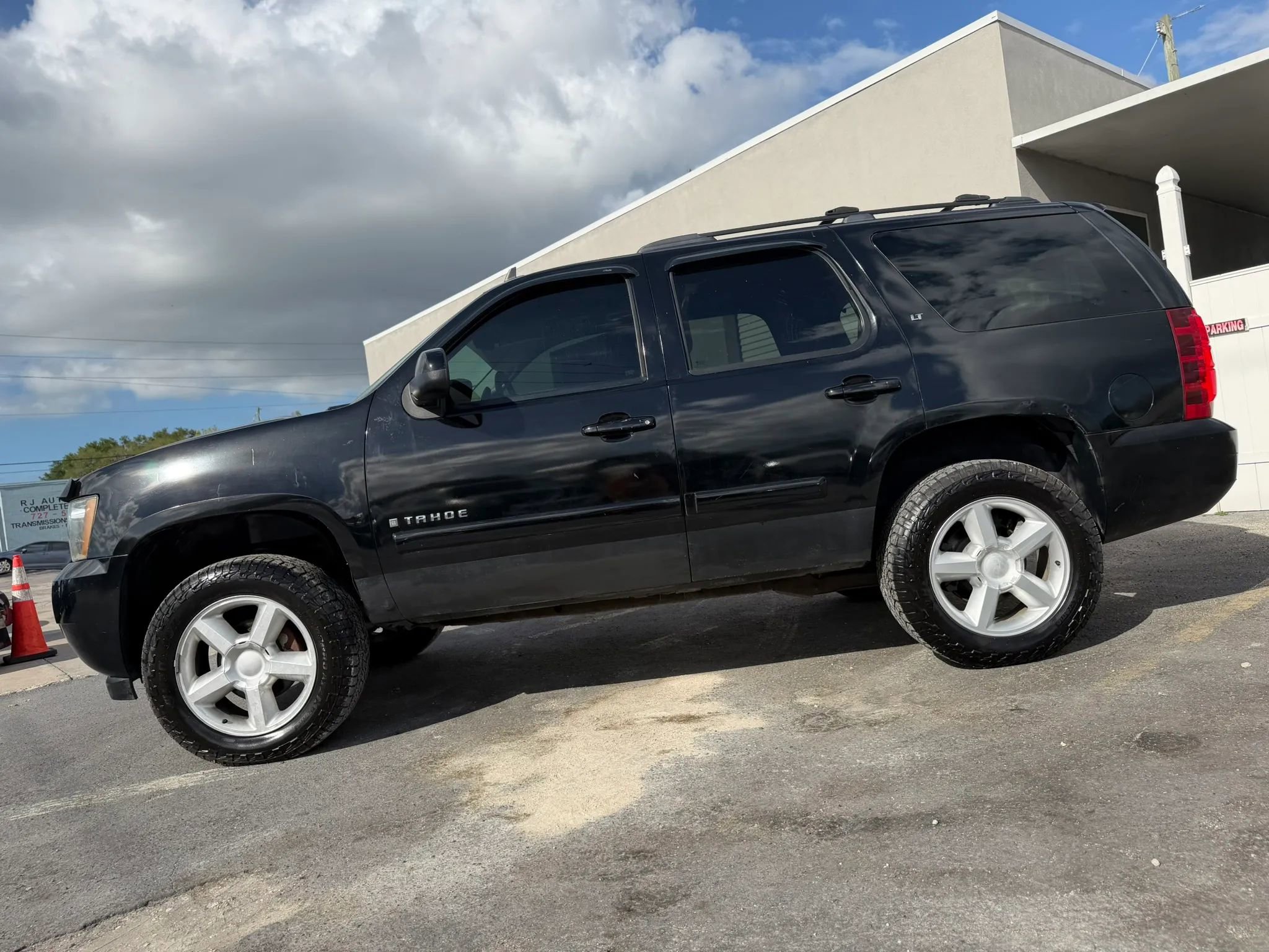 Used 2008 Chevrolet Tahoe LT w/ Convenience Package 1 image 3
