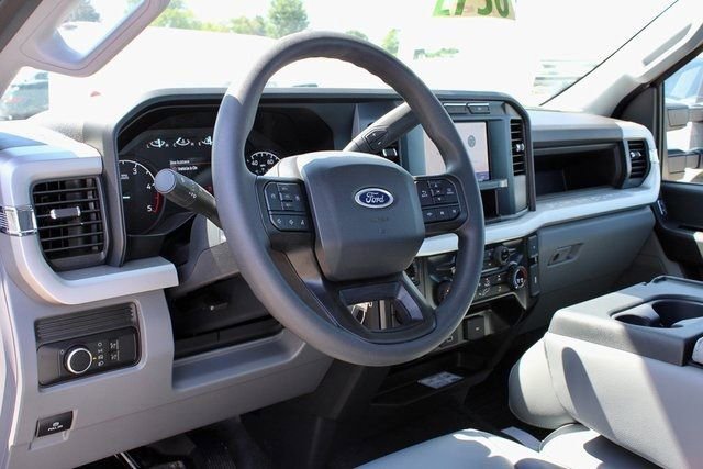 New 2024 Ford F550 4x4 Regular Cab Super Duty image 17