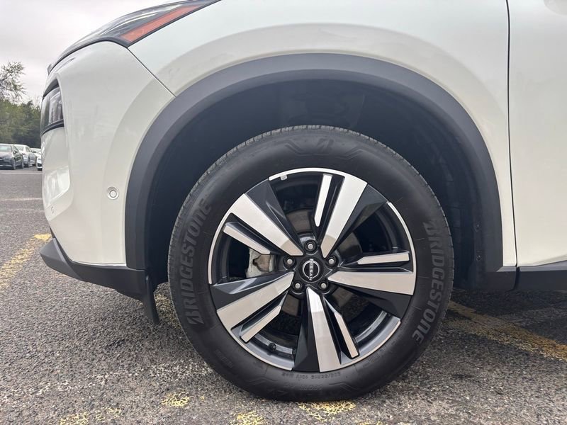 Used 2023 Nissan Rogue SL w/ SL Premium Package image 6