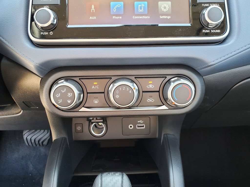 New 2025 Nissan Versa SV w/ Trunk Package FWD image 26