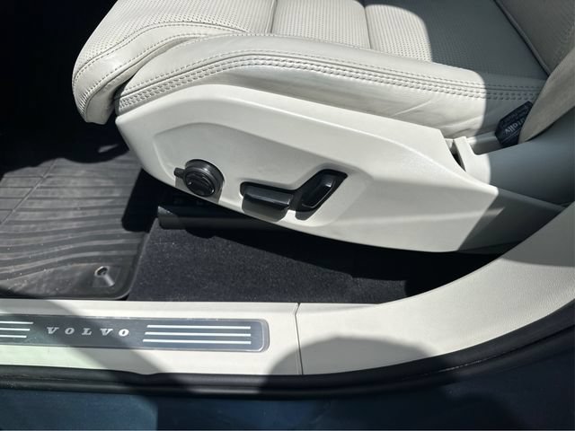 Used 2025 Volvo XC90 B6 Ultra w/ Protection Package Premier AWD/4WD image 17