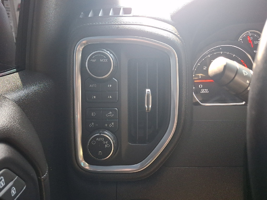 Used 2022 Chevrolet Silverado 1500 RST w/ Convenience Package II AWD/4WD image 26