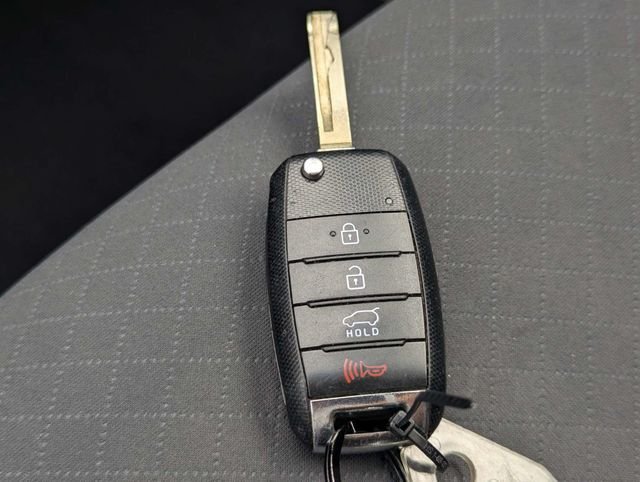 Used 2020 Kia Sorento FWD V6 image 28