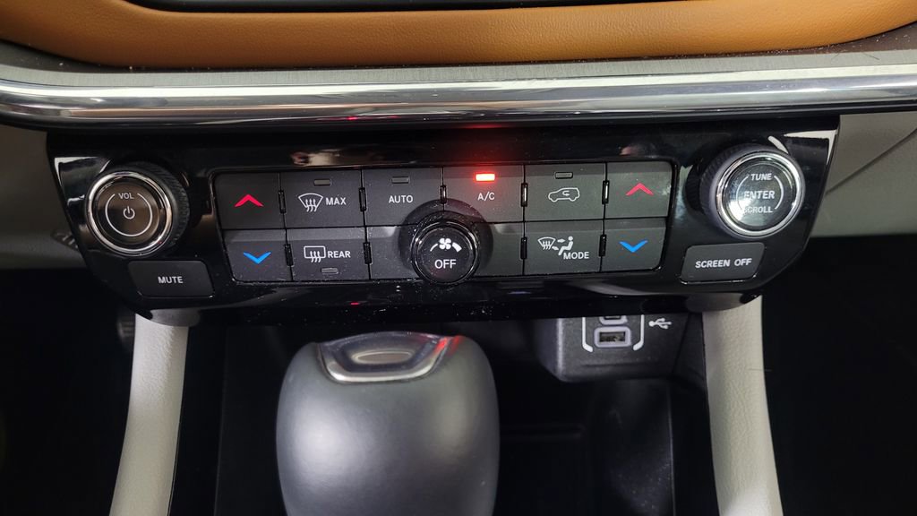 Used 2022 Jeep Compass Limited image 26