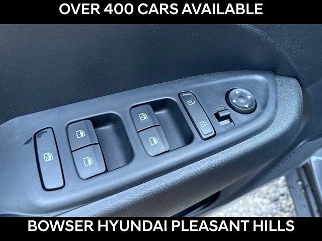 New 2026 Hyundai Venue SEL FWD image 7