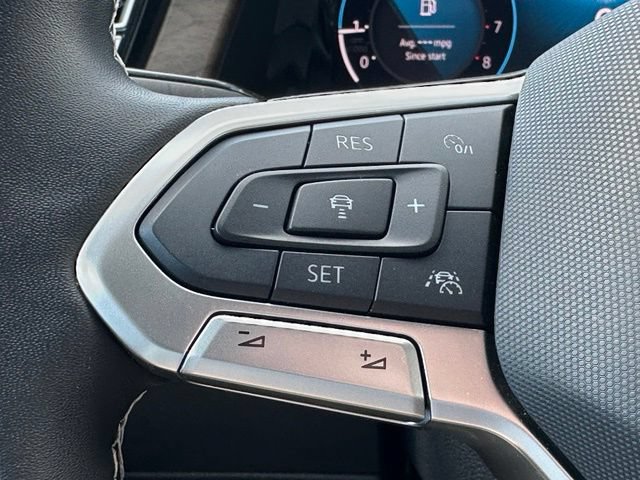 Used 2025 Volkswagen Atlas SE AWD/4WD image 17