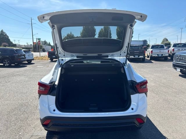 New 2026 Chevrolet Trax LT w/ Driver Confidence Package FWD image 31