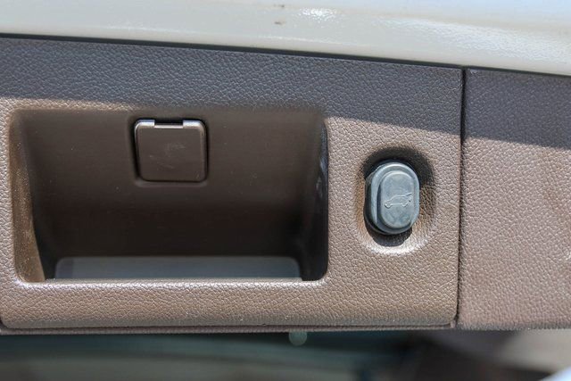 Used 2017 GMC Yukon XL Denali w/ Open Road Package image 10