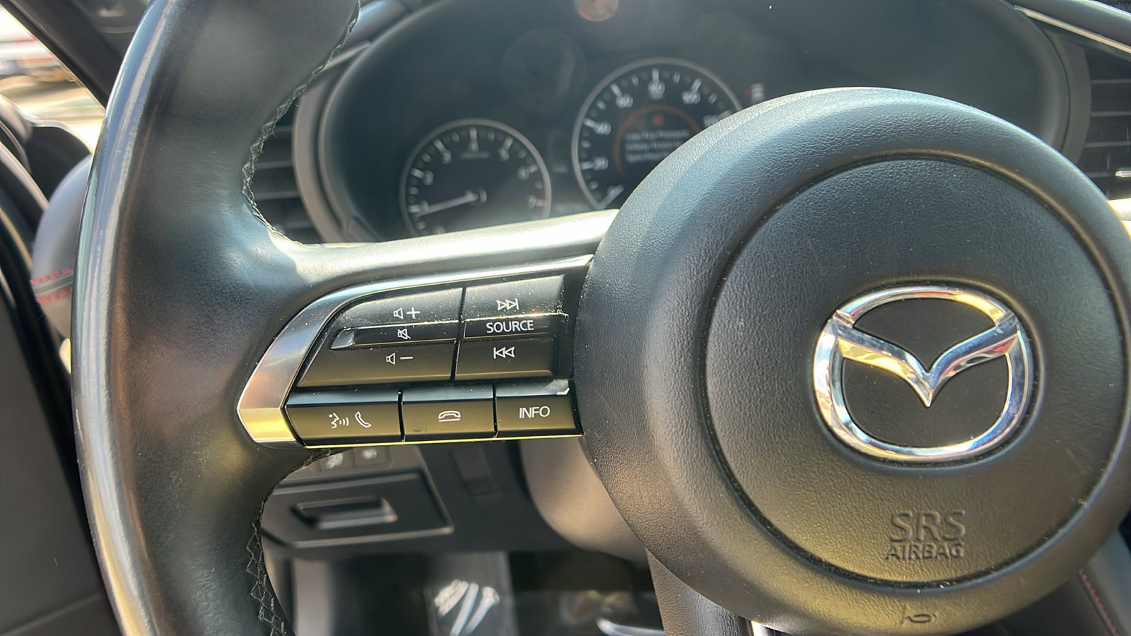 Used 2024 MAZDA MAZDA3 s image 27