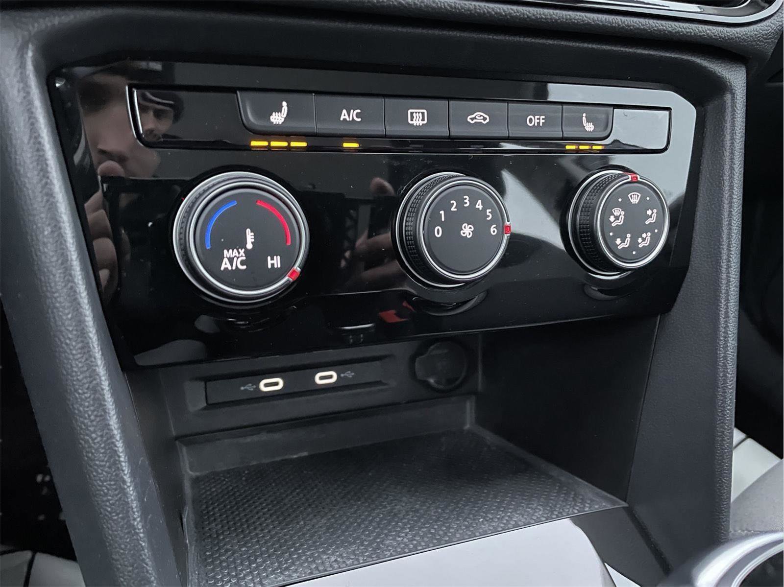 Used 2024 Volkswagen Taos S image 29