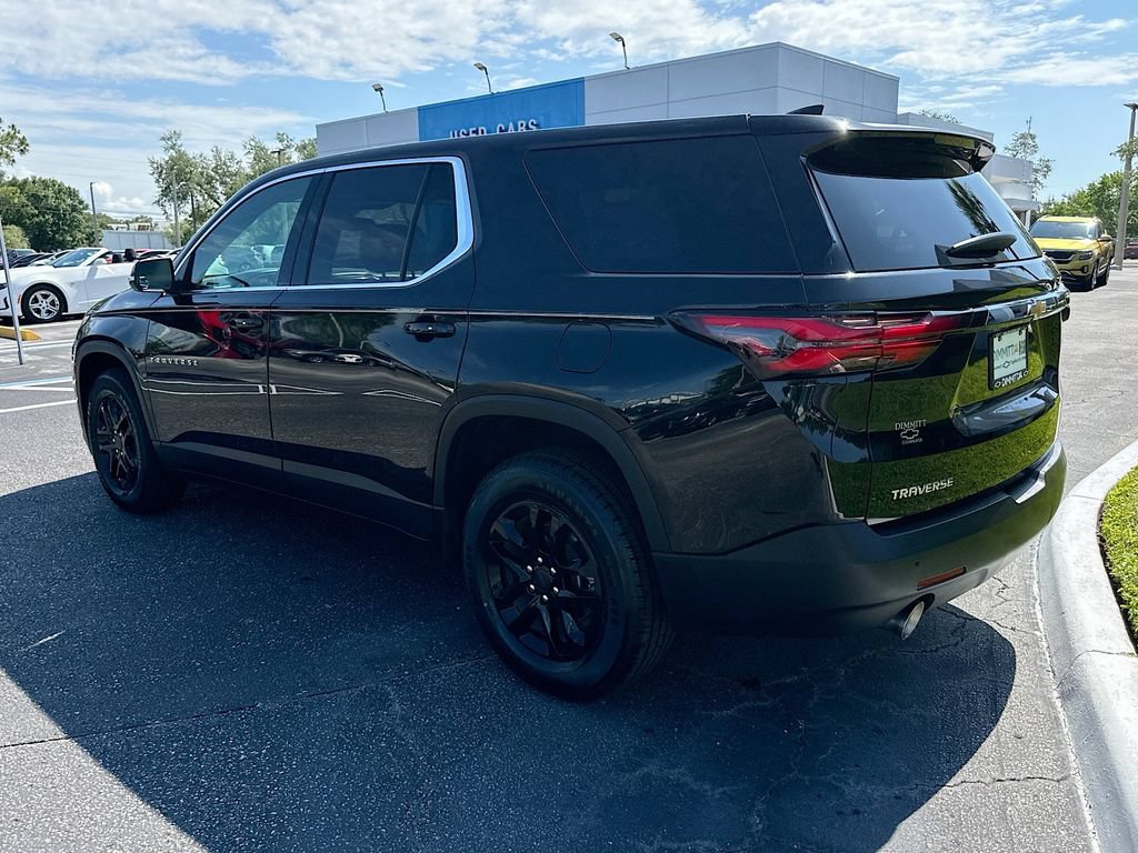 Used 2023 Chevrolet Traverse LS w/ Safety Package FWD image 7