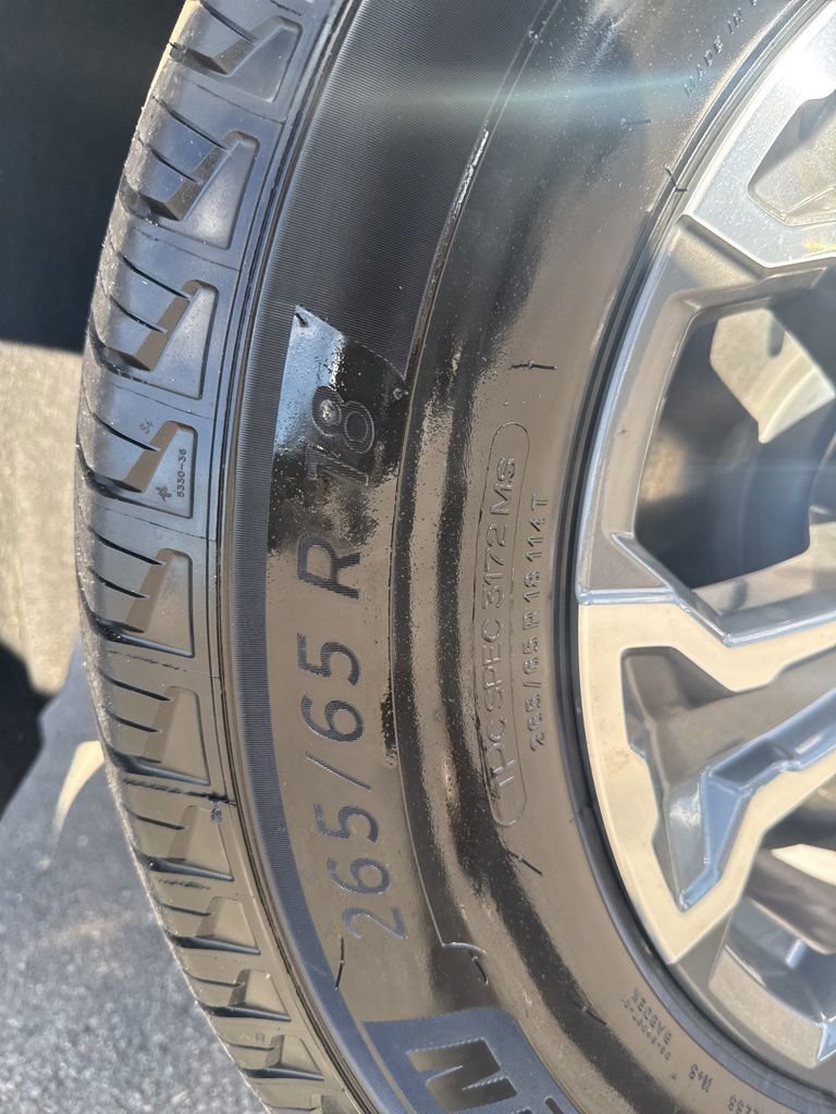 Used 2025 GMC Sierra 1500 SLT w/ SLT Convenience Package image 36