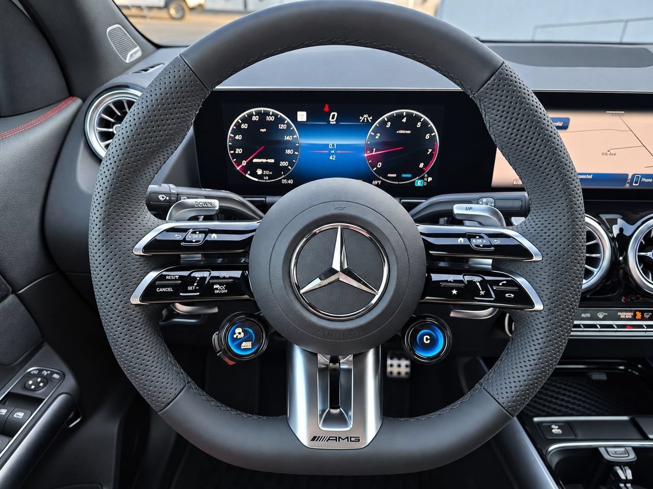 New 2026 Mercedes-Benz GLA 35 AMG 4MATIC image 13