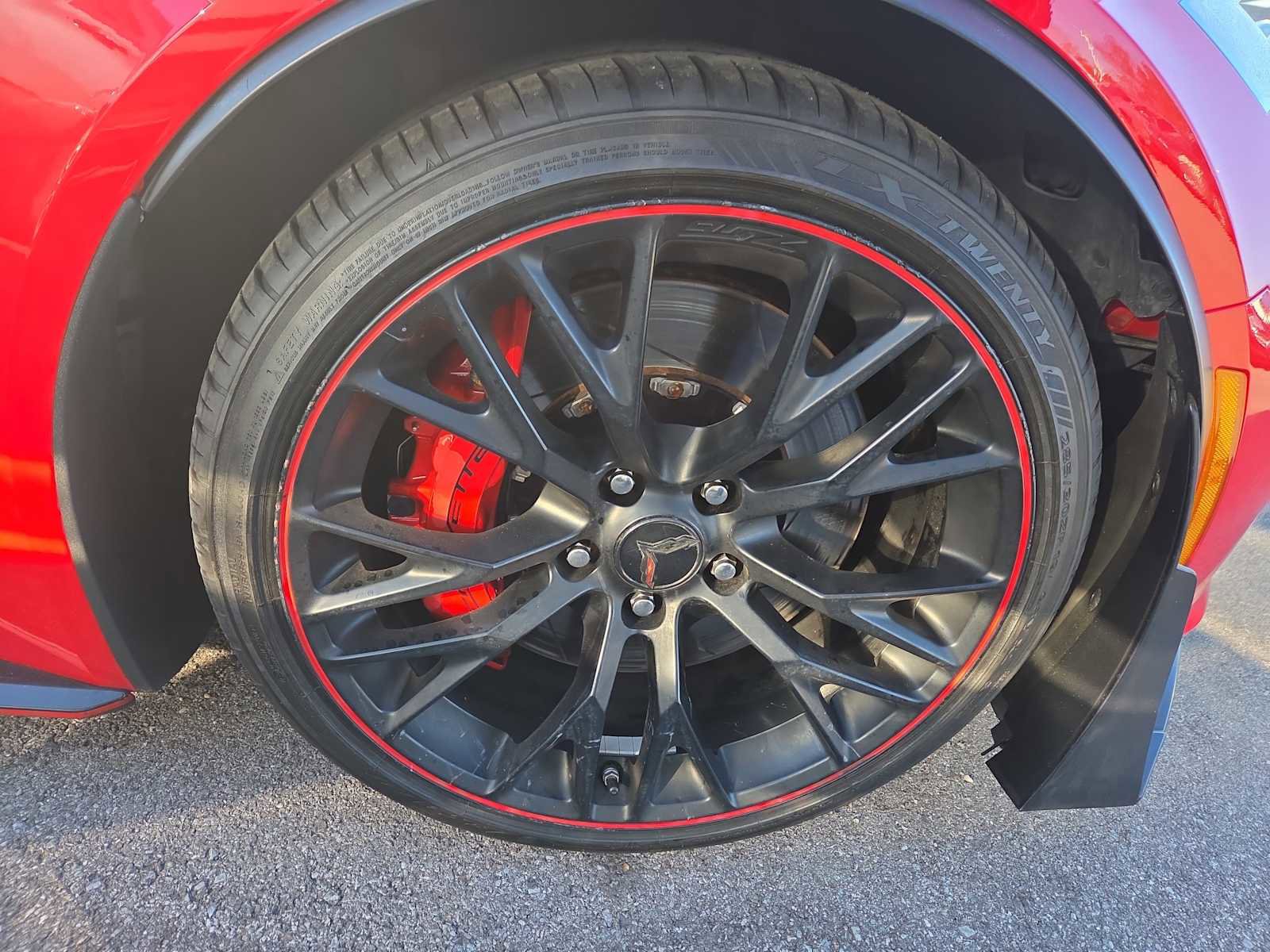 Used 2018 Chevrolet Corvette Z06 image 2
