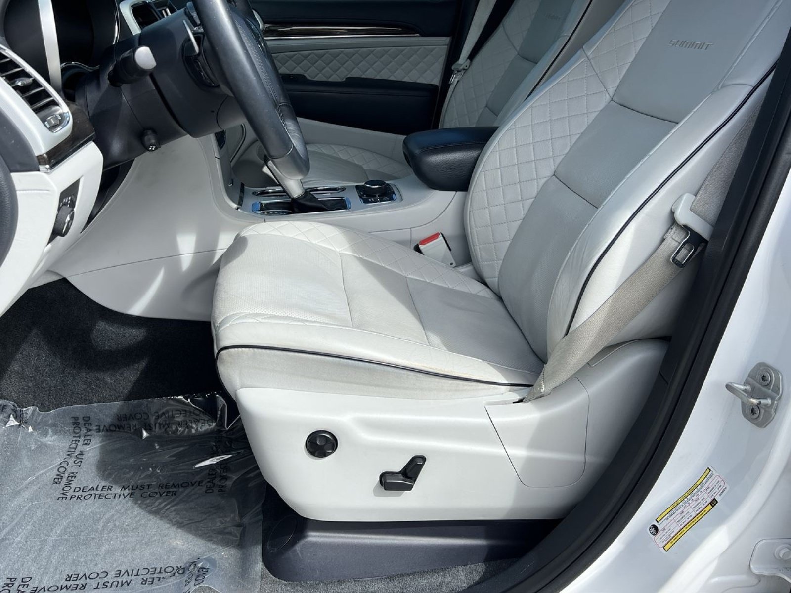 Used 2018 Jeep Grand Cherokee Summit AWD/4WD image 10