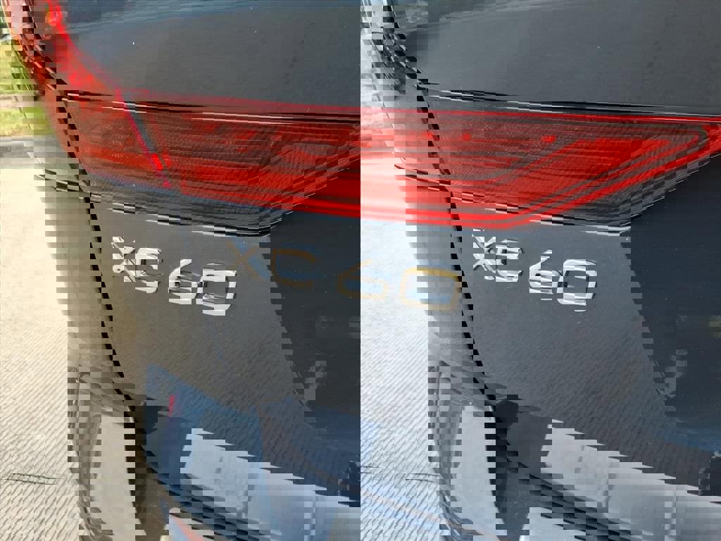 New 2026 Volvo XC60 B5 Plus w/ Protection Package Premier image 5